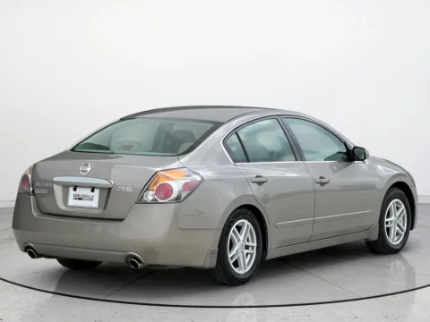 Photos of 2008 Nissan Altima 2.5 SL for sale in Noblesville, IN at Noblesville Imports