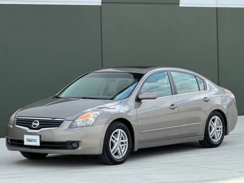 Tan 2008 Nissan Altima 2.5 SL for sale in Noblesville, IN