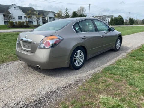 More photos of 2008 Nissan Altima 2.5 SL at Noblesville Imports, IN