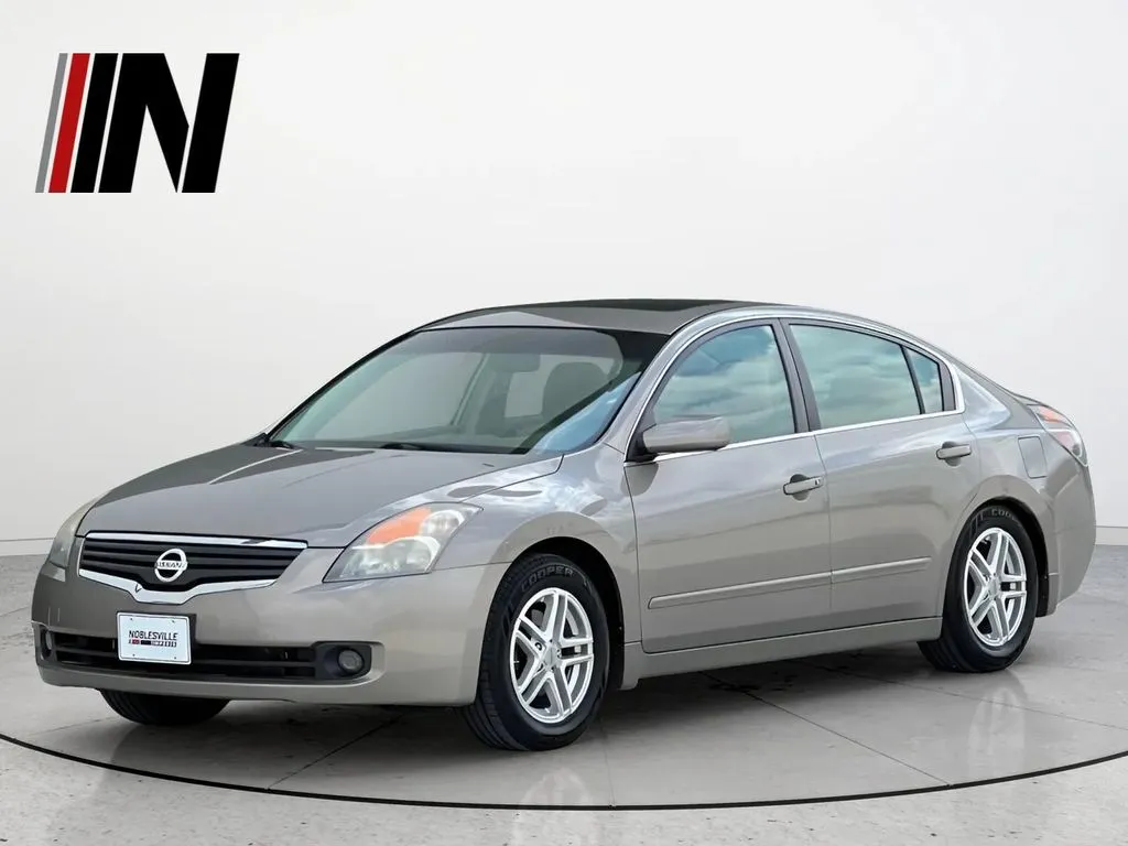 Tan 2008 Nissan Altima 2.5 SL for sale in Noblesville, IN