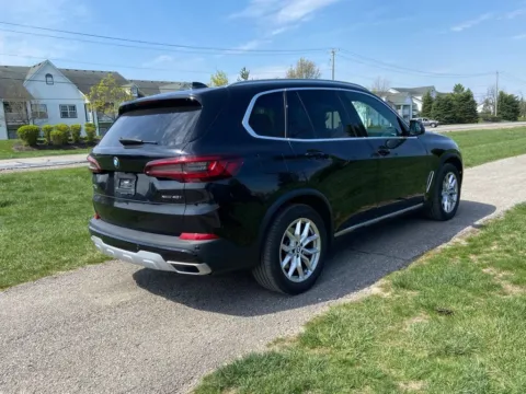 More photos of 2021 BMW X5 xDrive40i at Noblesville Imports, IN