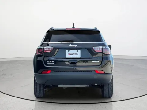 More photos of 2022 Jeep Compass Latitude at Noblesville Imports, IN