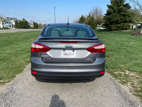 More photos of 2013 Ford Focus SE at Noblesville Imports, IN