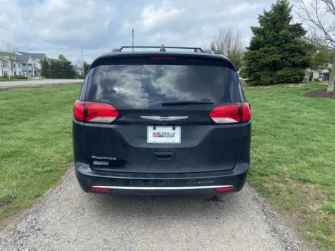 More photos of 2019 Chrysler Pacifica Touring L at Noblesville Imports, IN