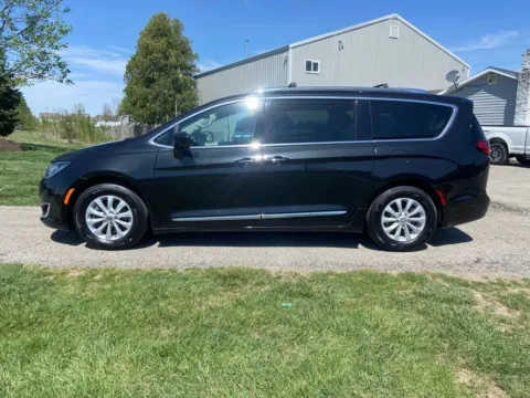 Photos of 2019 Chrysler Pacifica Touring L for sale in Noblesville, IN at Noblesville Imports