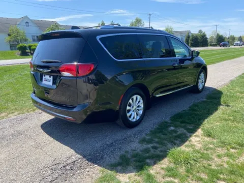 More photos of 2019 Chrysler Pacifica Touring L at Noblesville Imports, IN