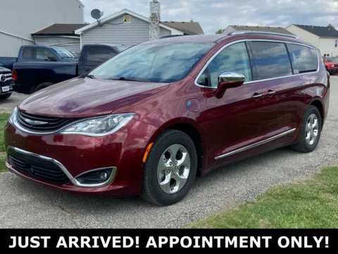 Red 2018 Chrysler Pacifica Hybrid Limited for sale in Noblesville, IN