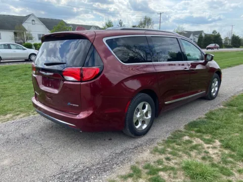 More photos of 2018 Chrysler Pacifica Hybrid Limited at Noblesville Imports, IN