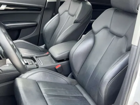 More photos of 2020 Audi Q5 e 55 Premium at Noblesville Imports, IN