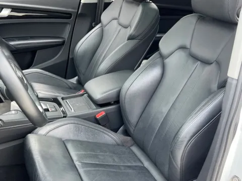 More photos of 2020 Audi Q5 e 55 Premium at Noblesville Imports, IN