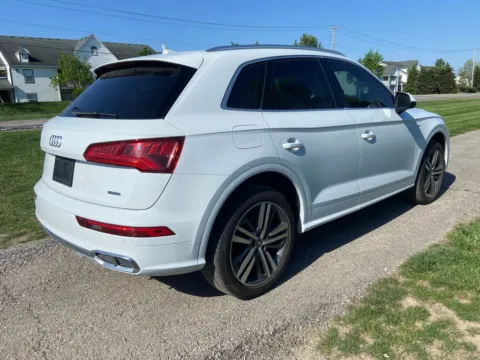 More photos of 2020 Audi Q5 e 55 Premium at Noblesville Imports, IN