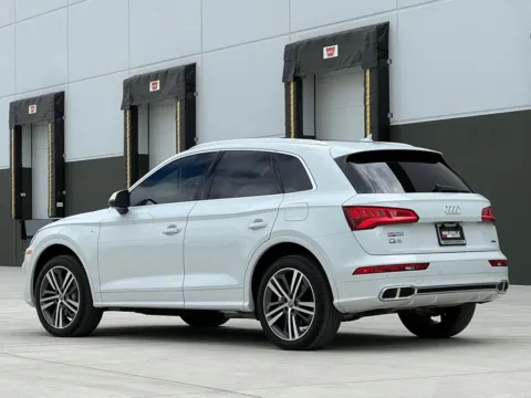 More photos of 2020 Audi Q5 e 55 Premium at Noblesville Imports, IN