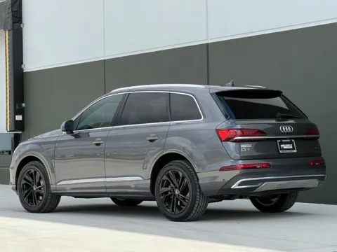 More photos of 2021 Audi Q7 45 Premium Plus at Noblesville Imports, IN