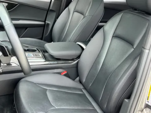 More photos of 2021 Audi Q7 45 Premium Plus at Noblesville Imports, IN