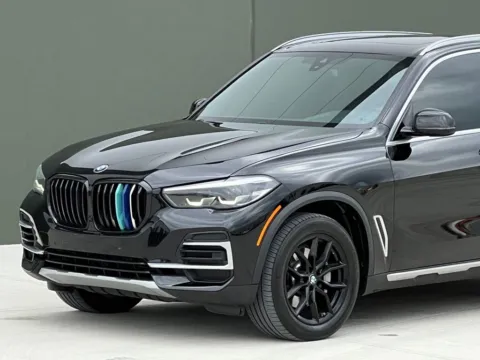 More photos of 2023 BMW X5 xDrive40i at Noblesville Imports, IN