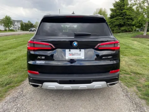 More photos of 2023 BMW X5 xDrive40i at Noblesville Imports, IN