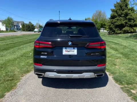More photos of 2023 BMW X5 xDrive40i at Noblesville Imports, IN