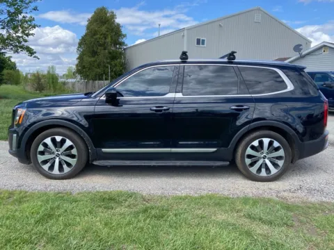 Photos of 2022 Kia Telluride SX for sale in Noblesville, IN at Noblesville Imports
