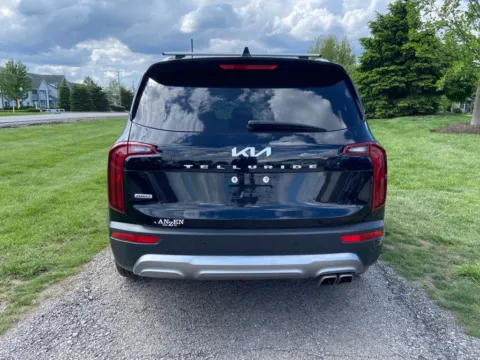 More photos of 2022 Kia Telluride SX at Noblesville Imports, IN