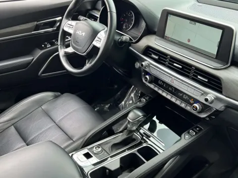 More photos of 2022 Kia Telluride SX at Noblesville Imports, IN
