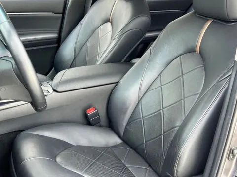 More photos of 2018 Toyota Camry XLE at Noblesville Imports, IN