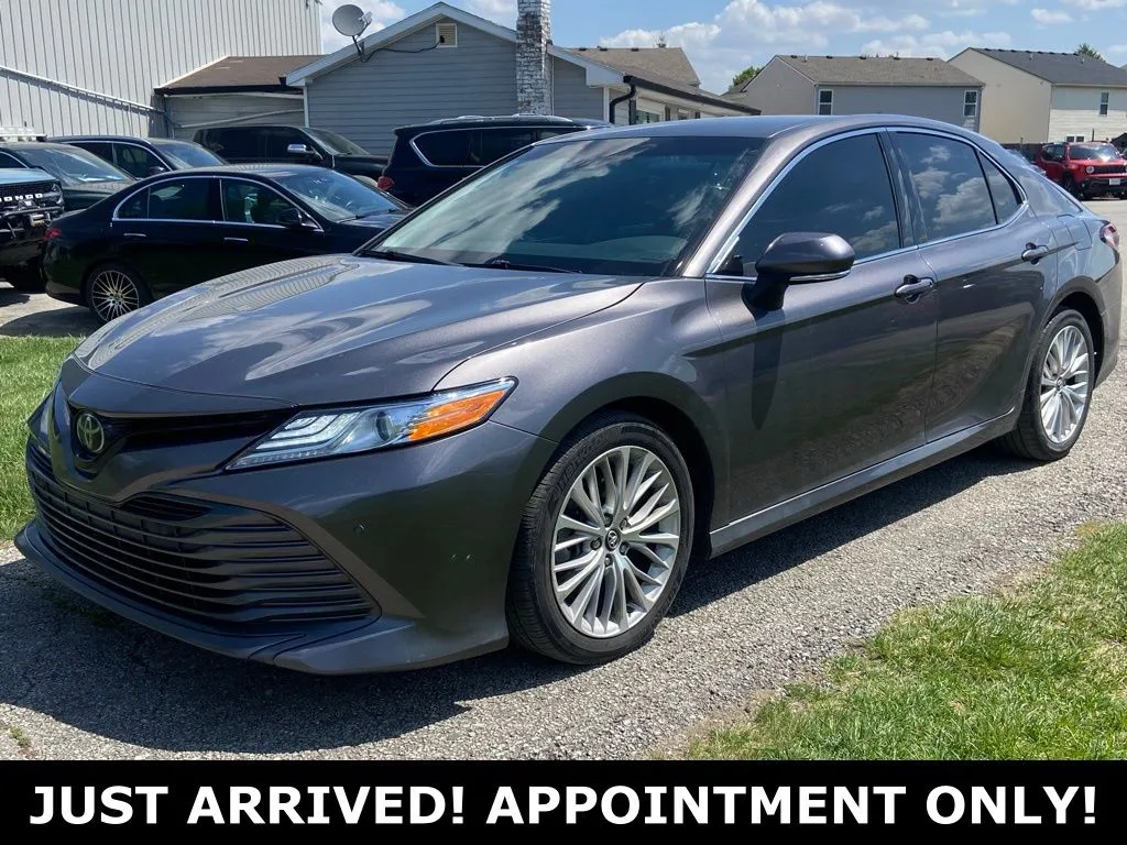 Gray 2018 Toyota Camry XLE for sale in Noblesville, IN
