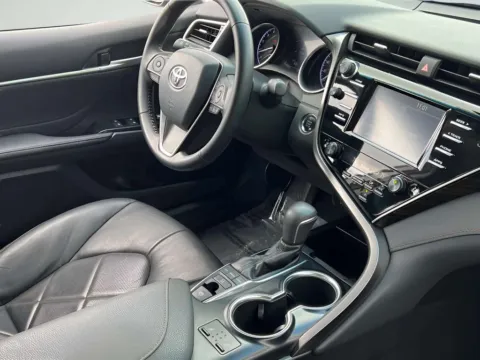 More photos of 2018 Toyota Camry XLE at Noblesville Imports, IN