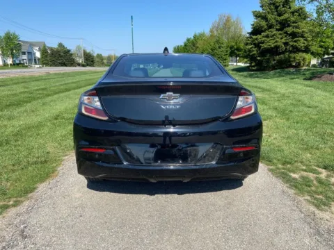 More photos of 2017 Chevrolet Volt Premier at Noblesville Imports, IN
