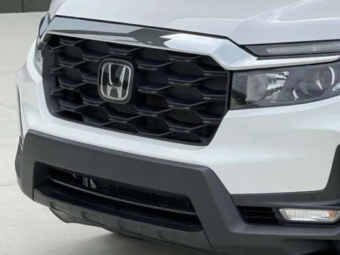 More photos of 2024 Honda Passport EX-L at Noblesville Imports, IN