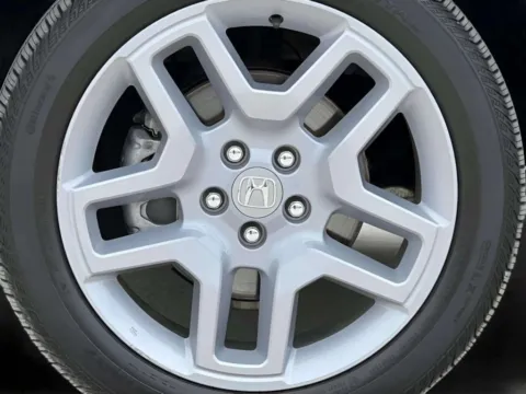 More photos of 2024 Honda Passport EX-L at Noblesville Imports, IN