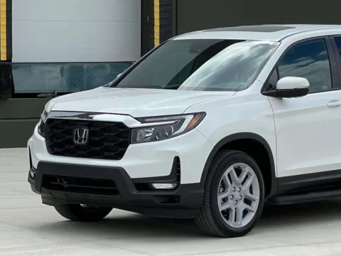 More photos of 2024 Honda Passport EX-L at Noblesville Imports, IN