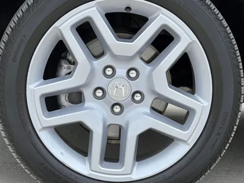 More photos of 2024 Honda Passport EX-L at Noblesville Imports, IN
