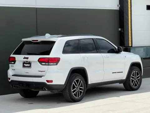 More photos of 2019 Jeep Grand Cherokee Trailhawk at Noblesville Imports, IN