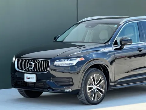 More photos of 2020 Volvo XC90 T6 Momentum at Noblesville Imports, IN