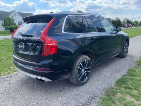 More photos of 2020 Volvo XC90 T6 Momentum at Noblesville Imports, IN