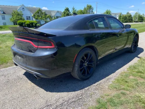More photos of 2018 Dodge Charger R/T at Noblesville Imports, IN
