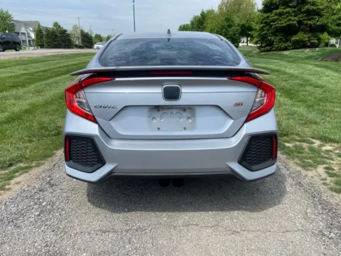More photos of 2017 Honda Civic Si at Noblesville Imports, IN