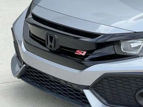 More photos of 2017 Honda Civic Si at Noblesville Imports, IN