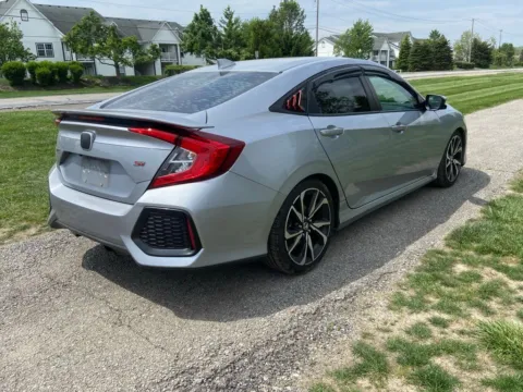 More photos of 2017 Honda Civic Si at Noblesville Imports, IN