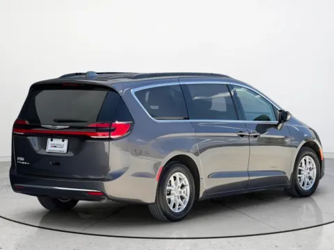 More photos of 2022 Chrysler Pacifica Touring L at Noblesville Imports, IN