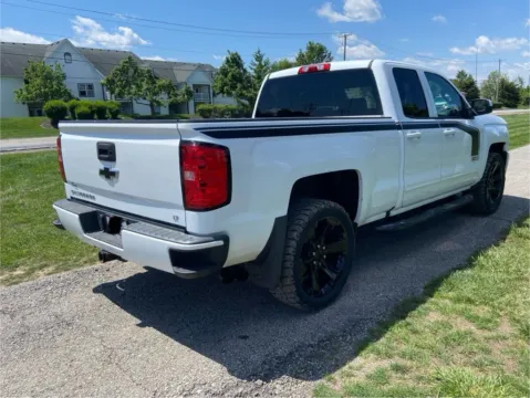 More photos of 2017 Chevrolet Silverado 1500 LT at Noblesville Imports, IN