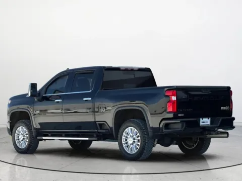 More photos of 2020 Chevrolet Silverado 3500 HD High Country at Noblesville Imports, IN