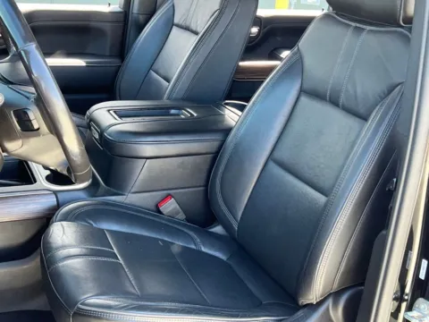 More photos of 2020 Chevrolet Silverado 3500HD High Country at Noblesville Imports, IN