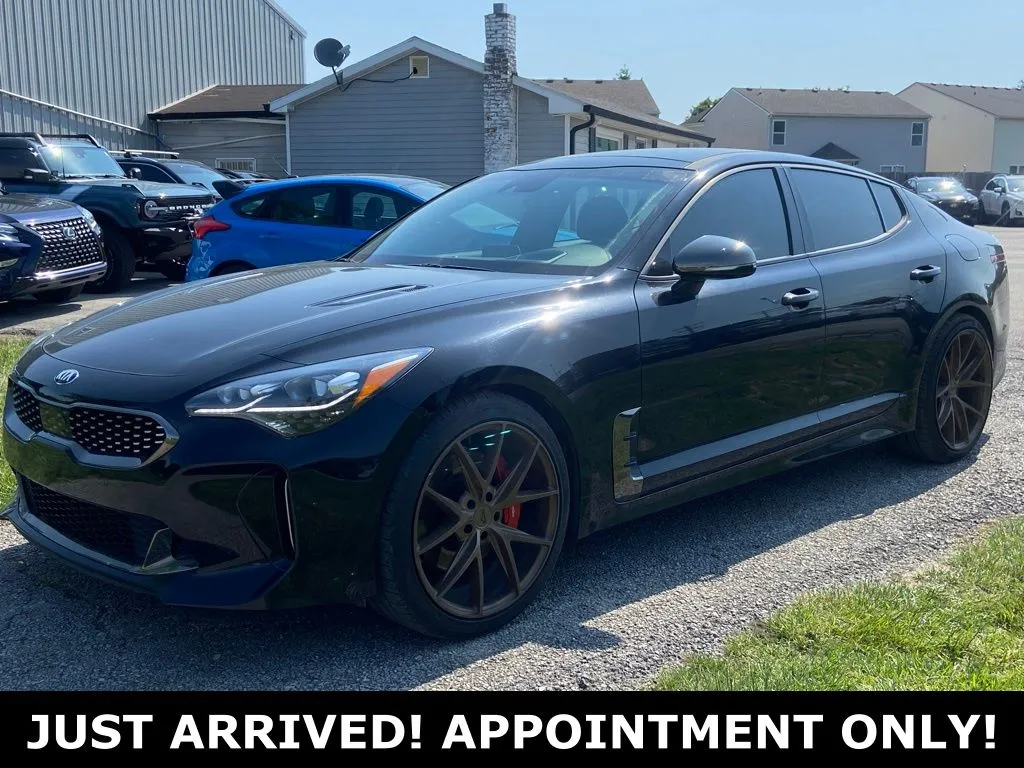 2020 Kia Stinger GT2's photo