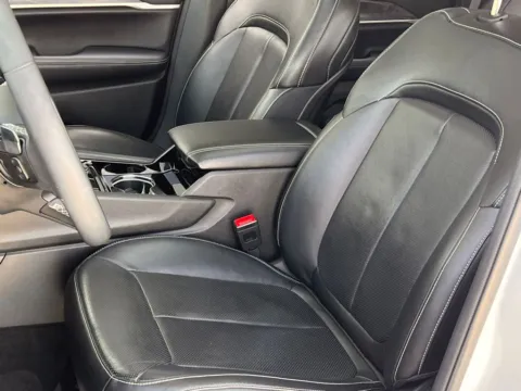 More photos of 2022 Jeep Grand Cherokee 4xe at Noblesville Imports, IN