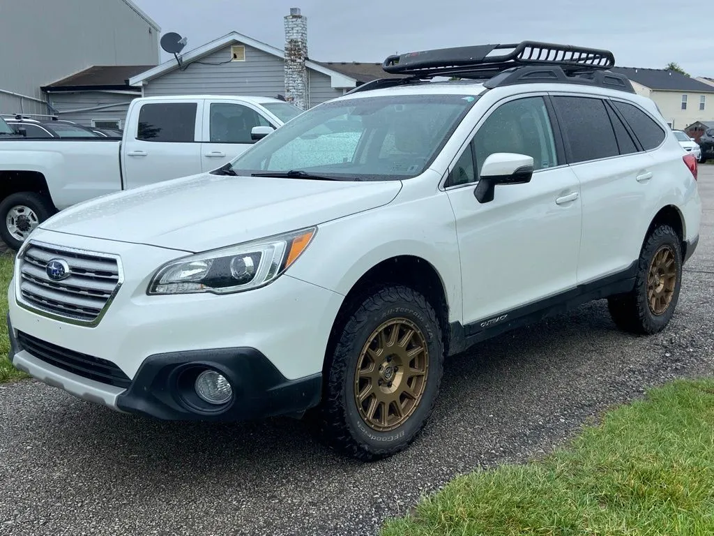 White 2016 Subaru Outback 3.6R for sale in Noblesville, IN