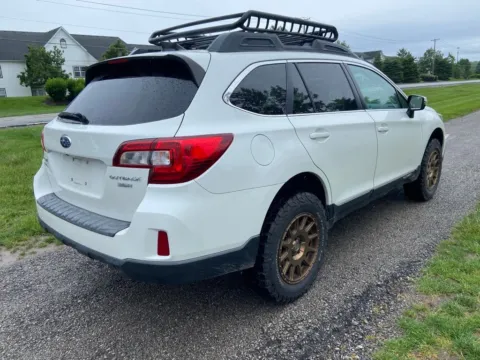 More photos of 2016 Subaru Outback 3.6R at Noblesville Imports, IN