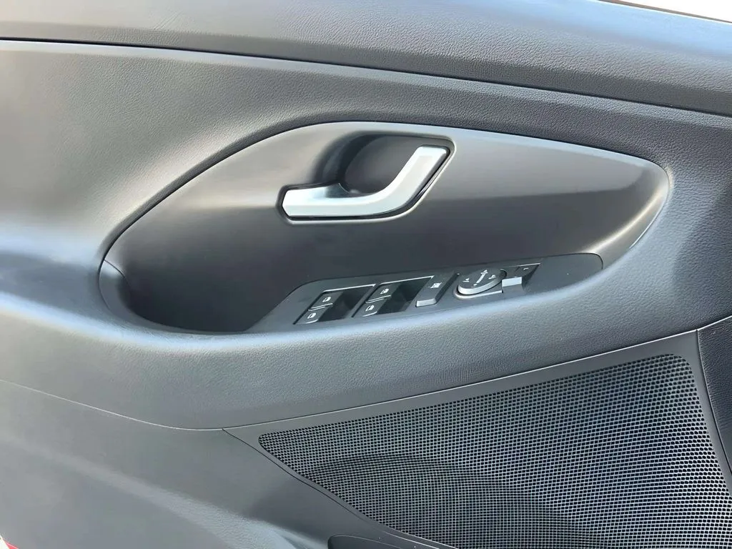 2018 Hyundai Elantra GT GT Sport - Photo 22