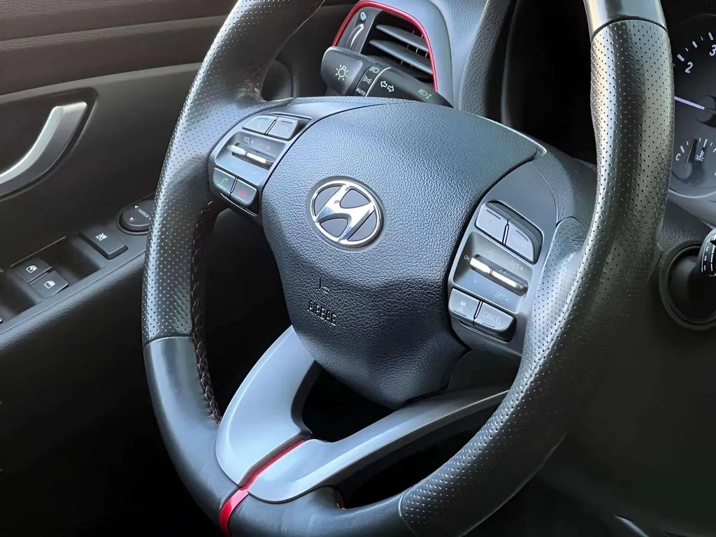 2018 Hyundai Elantra GT GT Sport - Photo 16
