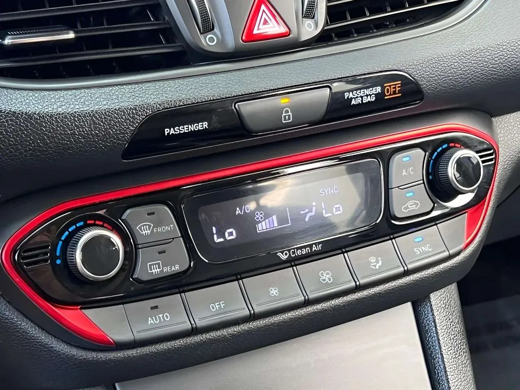 2018 Hyundai Elantra GT GT Sport - Photo 20